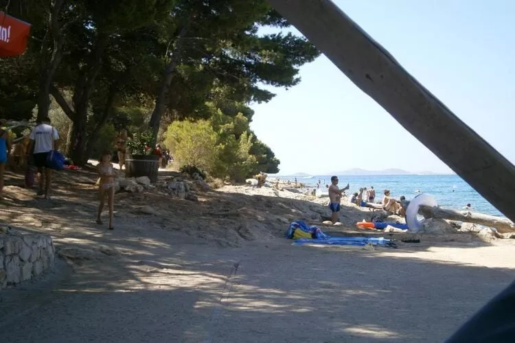 Apartments Sunce - One Bedroom Apartment with Terrace and Sea View (ŽUTI)-Atmosphere