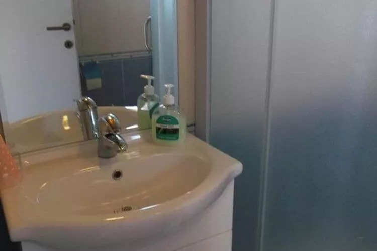 Apartments Sunce - One Bedroom Apartment with Sea View and Terrace (PLAVI)-Bathroom