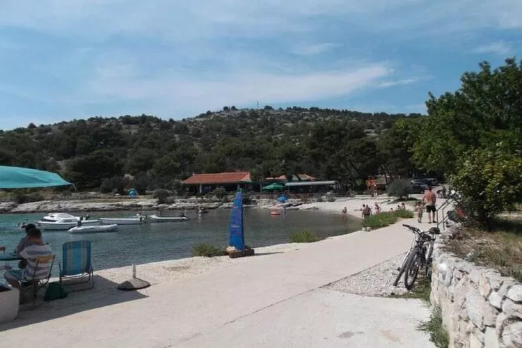 Apartments Sunce - One Bedroom Apartment with Sea View and Terrace (PLAVI)-Atmosphere