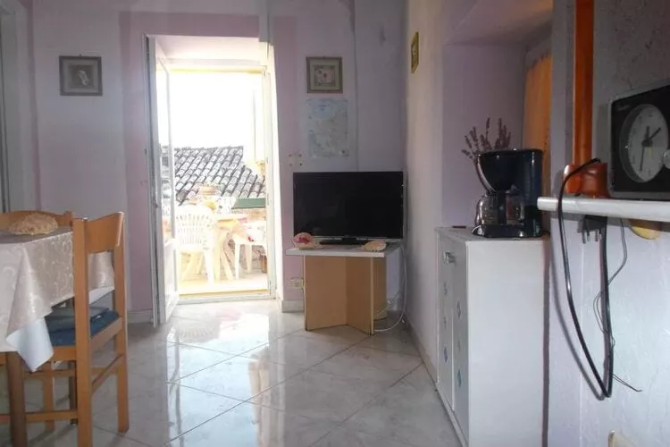 Apartments Sunce - One Bedroom Apartment with Sea View and Terrace (PLAVI)-Indoor