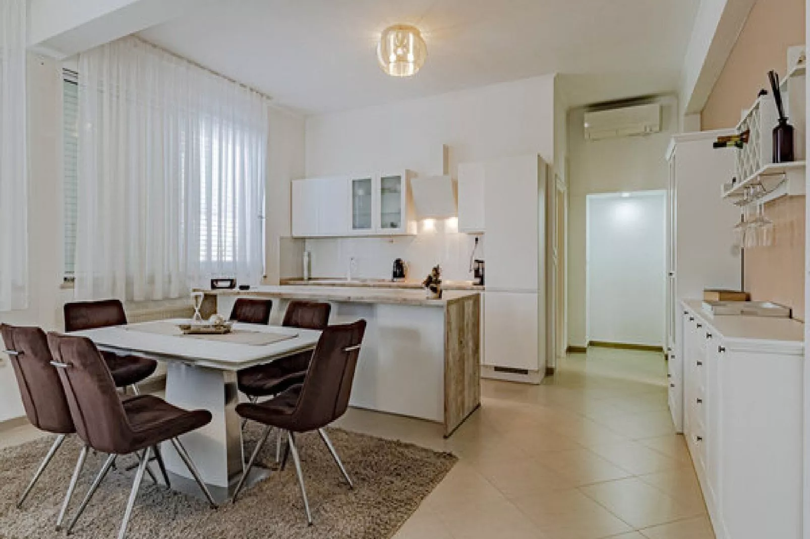 Villa Ponar - Two Bedroom Villa with Terrace and Swimming Pool-Salle à manger