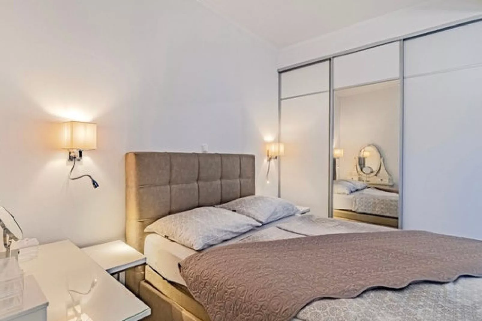 Villa Ponar - Two Bedroom Villa with Terrace and Swimming Pool-Chambre