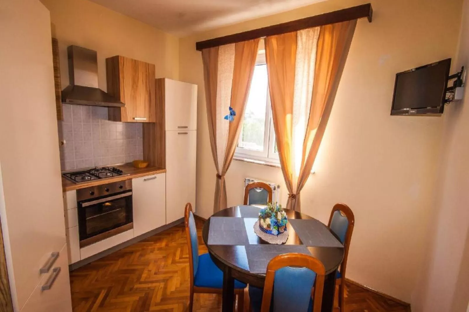 Apartments Amalia - Two Bedroom Apartment with Roofed Terrace (Amalia 2)-Esszimmer