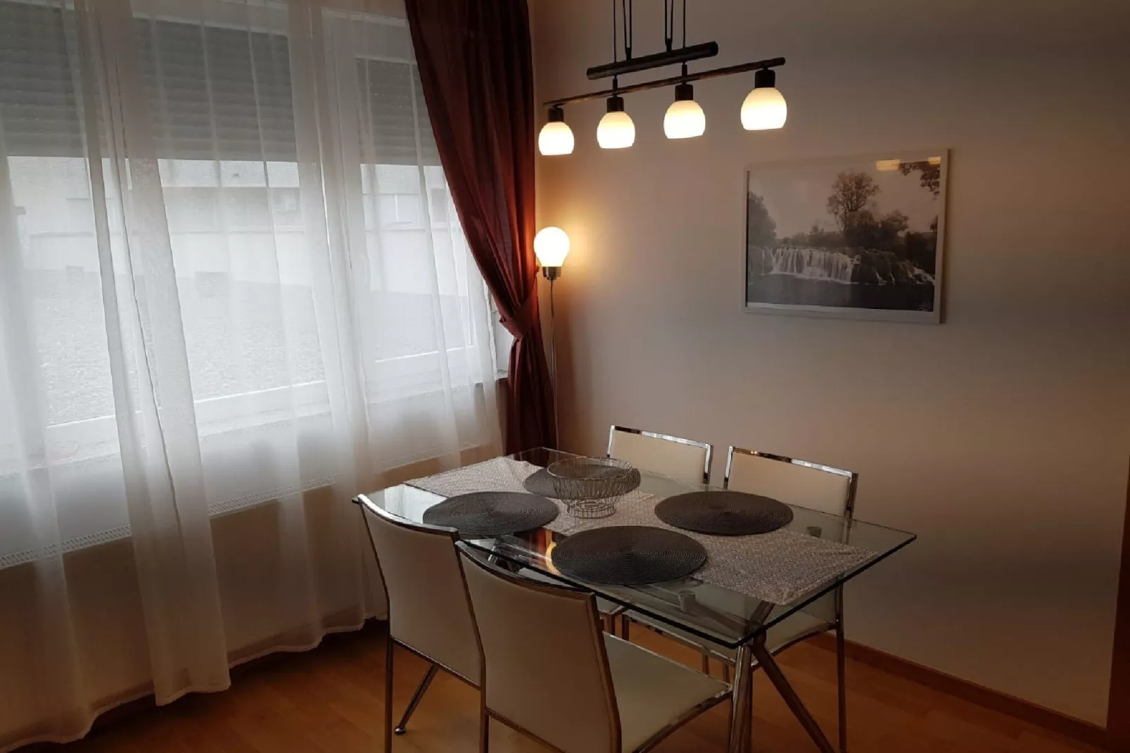 Apartment Aurelia Arena - One Bedroom Apartment-Dining room