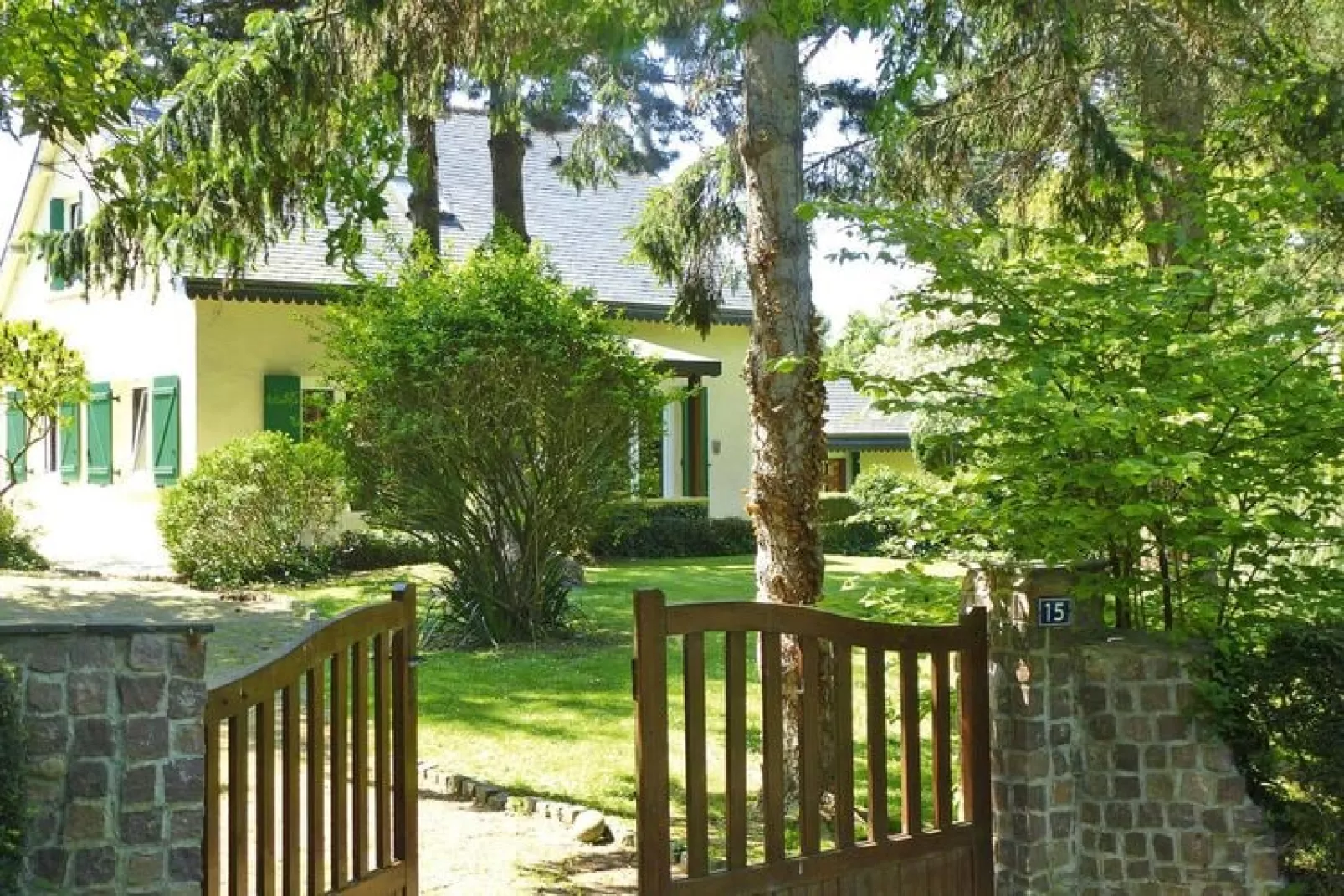 Holiday home Hillion-Exterior summer