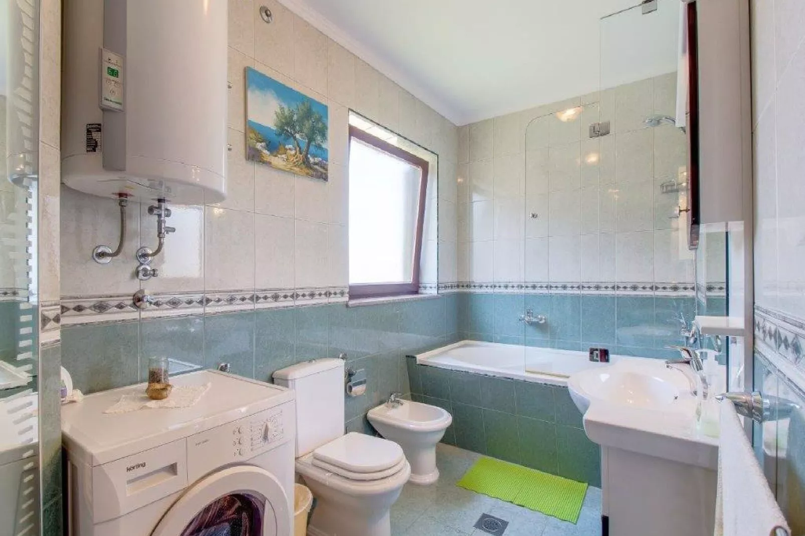 Apartment Blamax - Three Bedroom Apartment with Terrace and Sea View-Bathroom