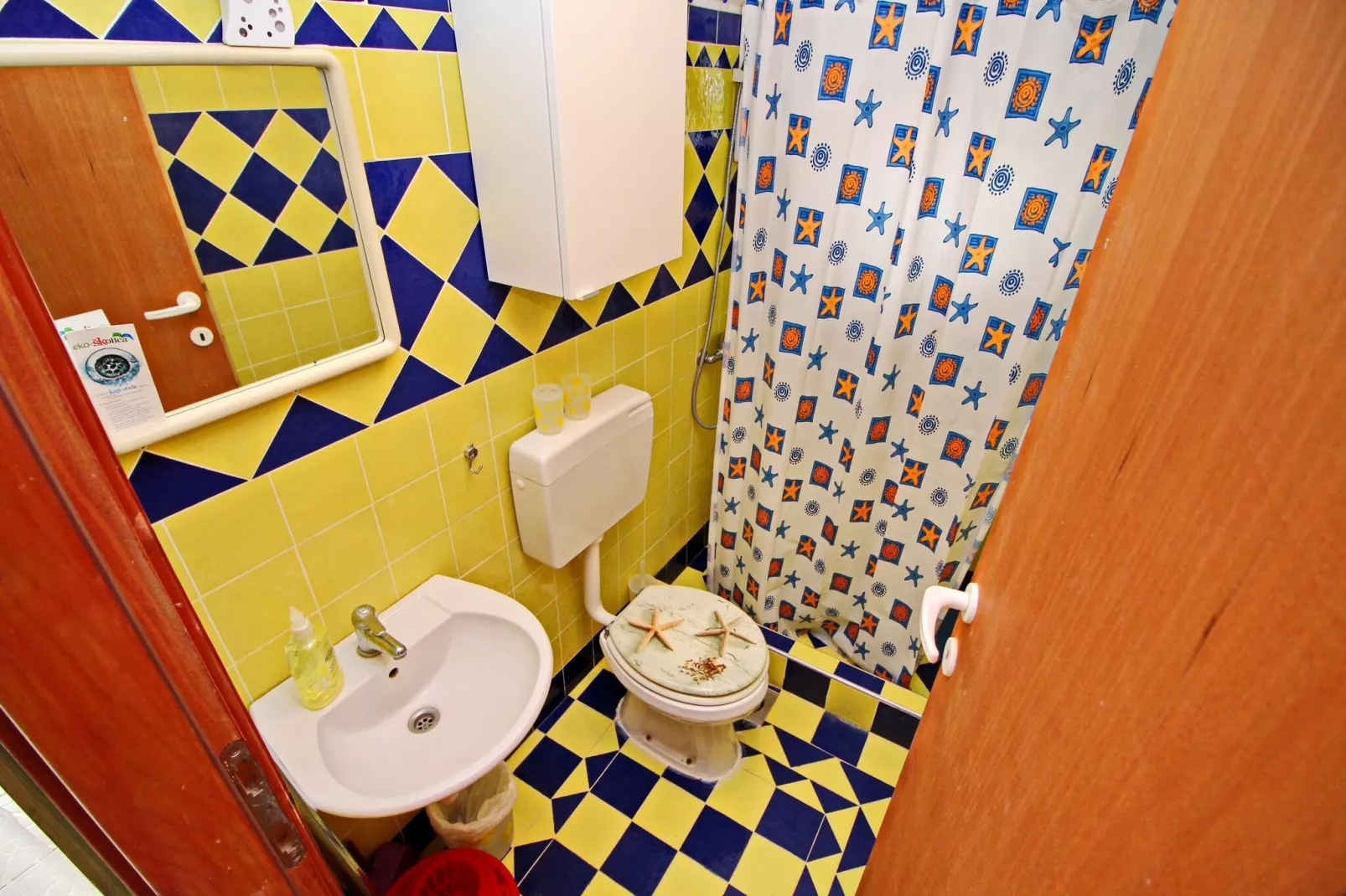 Apartments Sunset - One Bedroom Apartment with Terrace and Sea View ( Donji )-Salle de bain