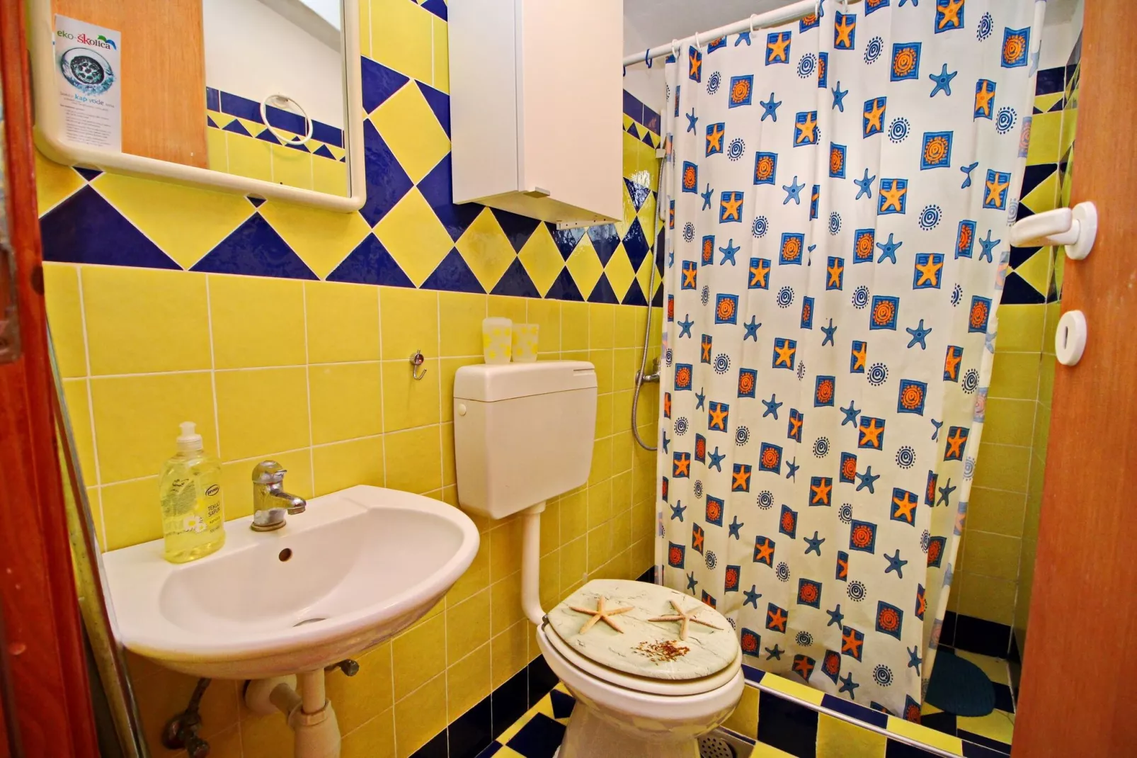 Apartments Sunset - One Bedroom Apartment with Terrace and Sea View ( Donji )-Salle de bain