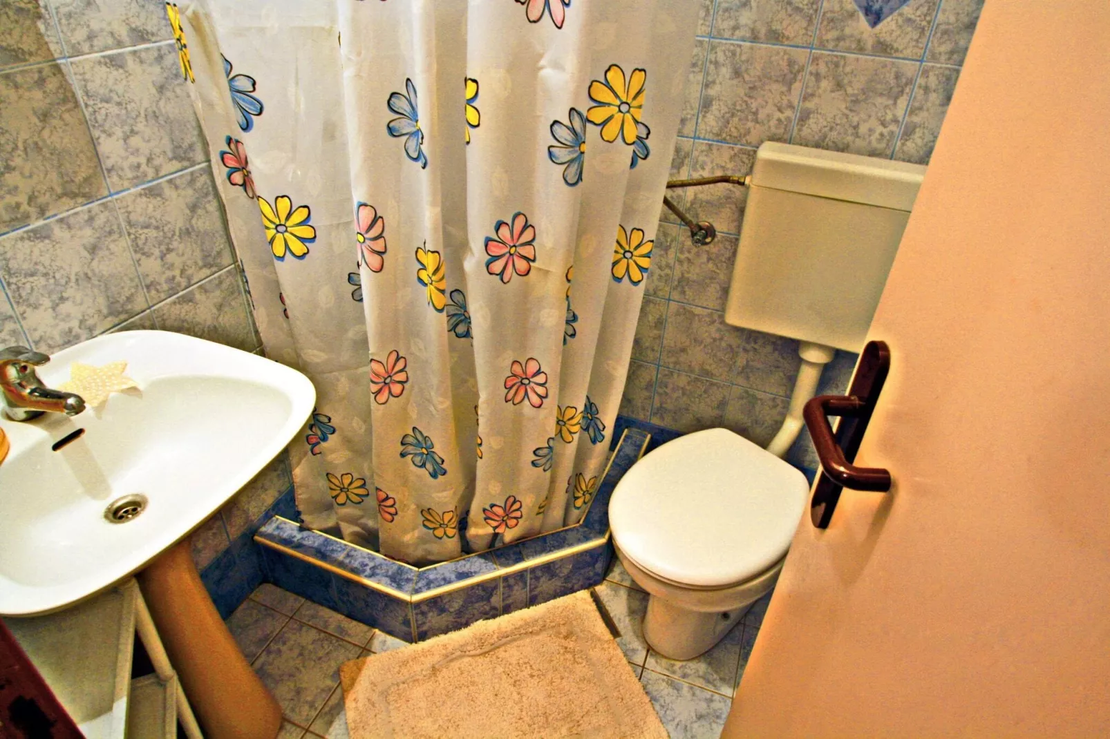 Apartments Sunset - Two Bedroom Apartment with Terrace and Sea View ( Gornji )-Salle de bain