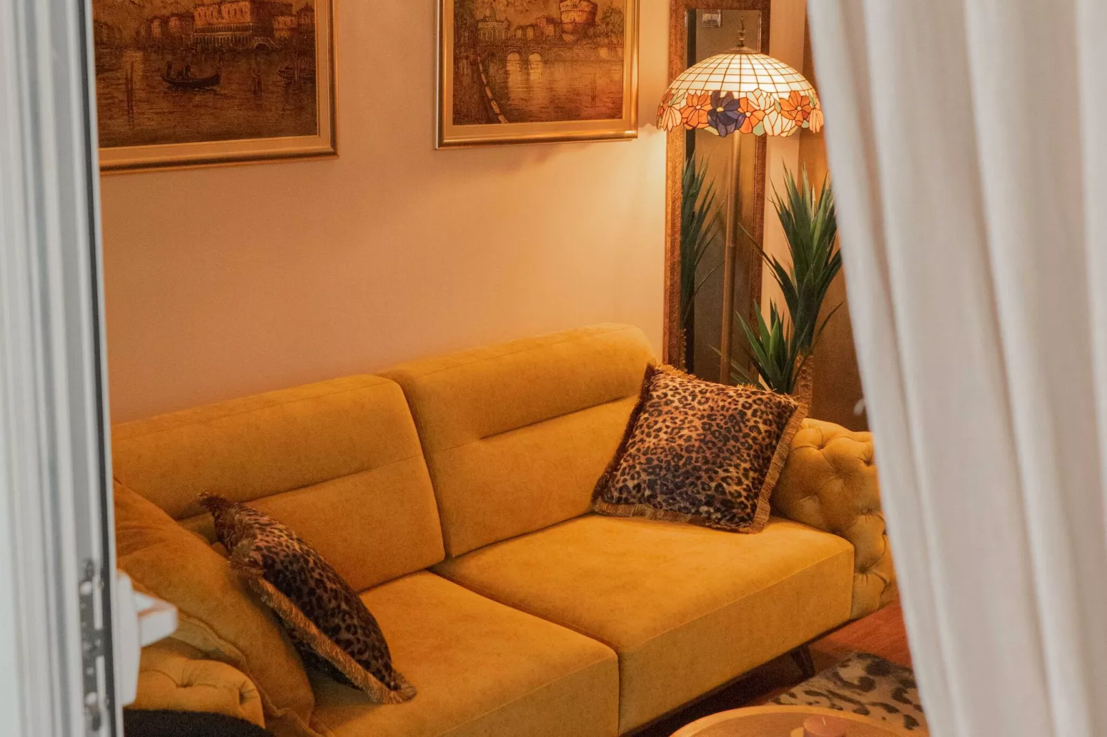 Apartment Leonardo - One Bedroom Apartment with Balcony-Living room