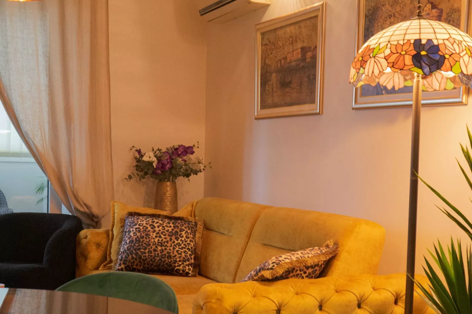 Apartment Leonardo - One Bedroom Apartment with Balcony-Living room