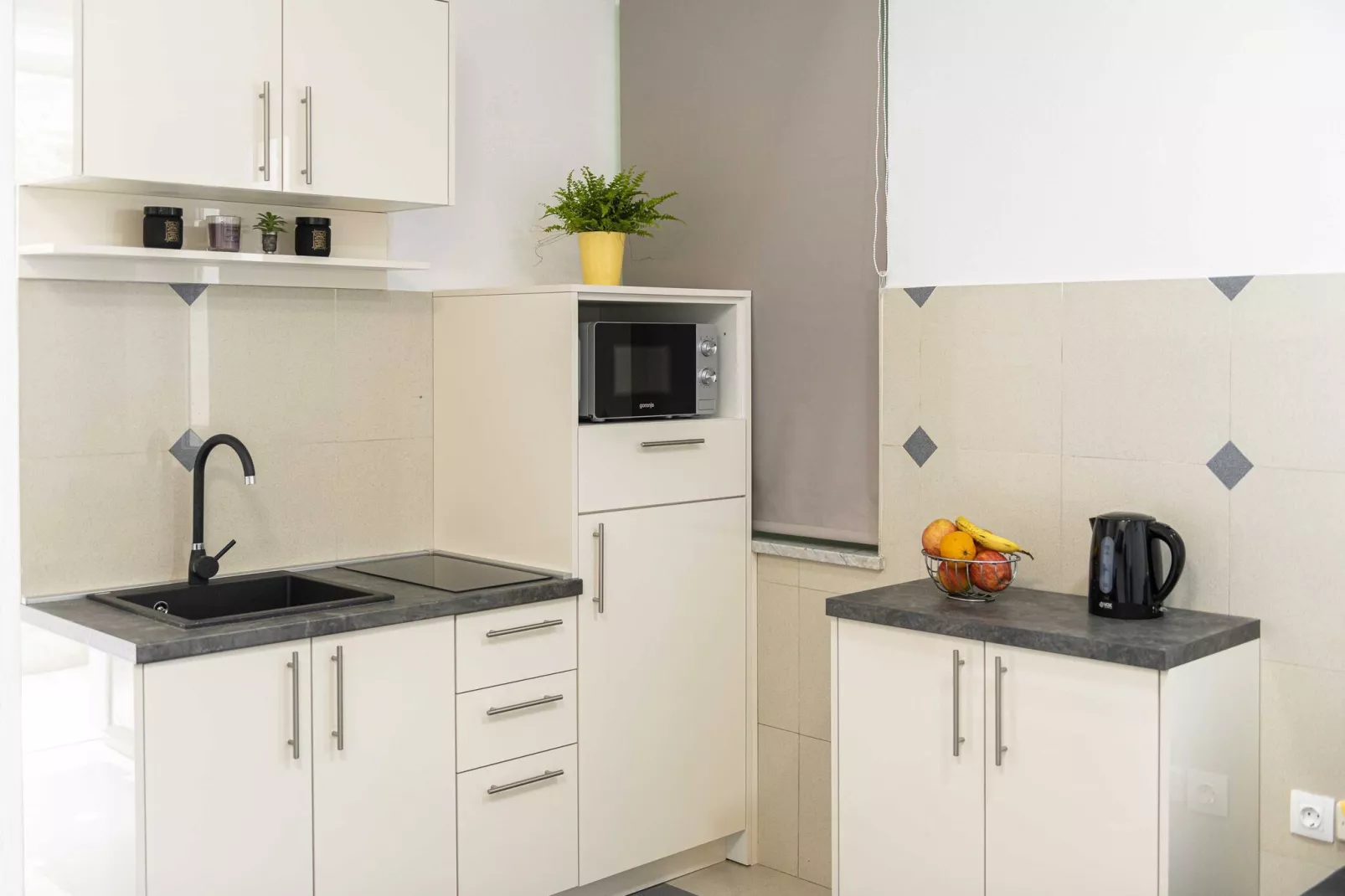 Apartment Iva - One Bedroom Apartment with Balcony-Küche