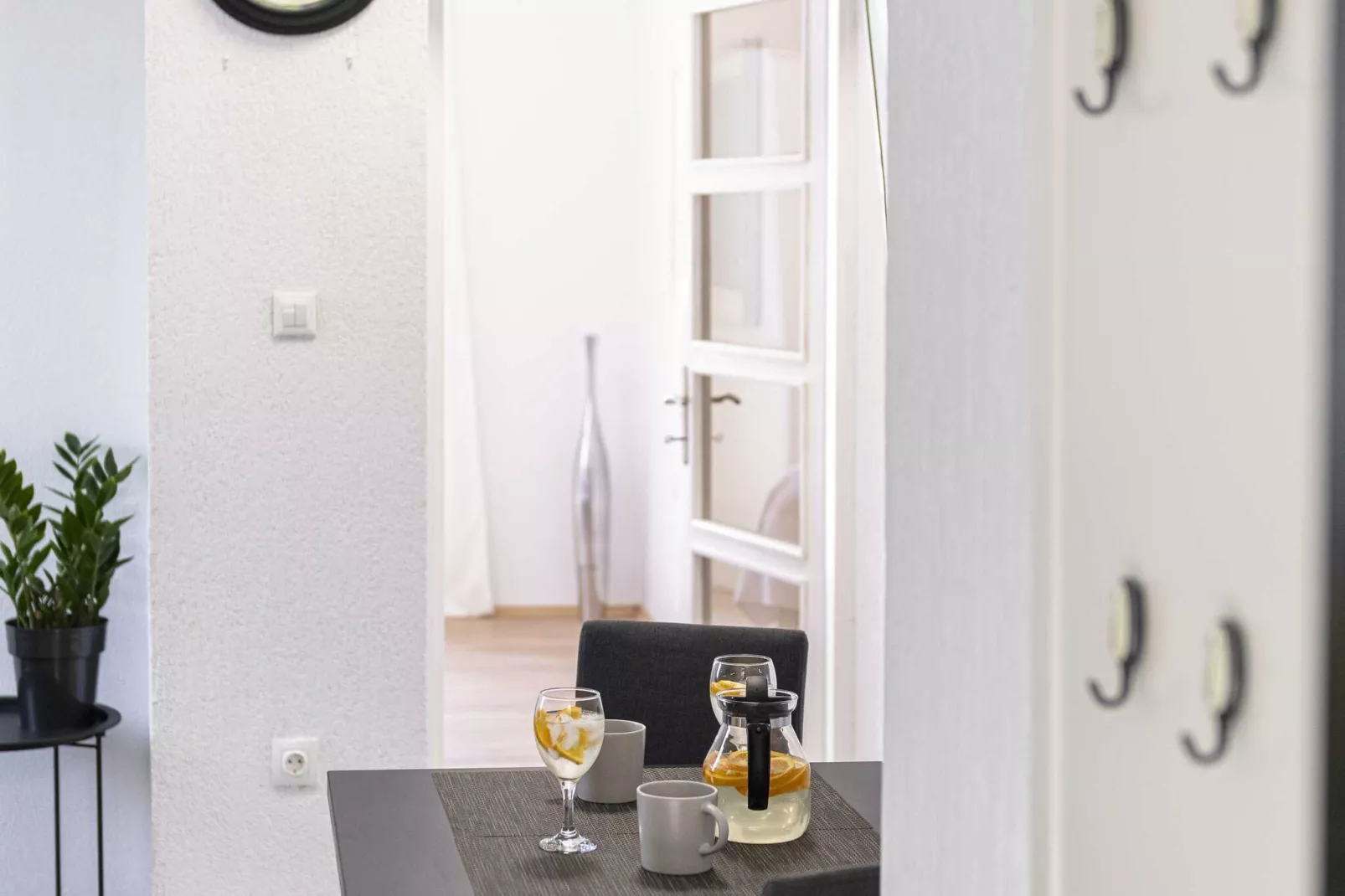 Apartment Iva - One Bedroom Apartment with Balcony-Innen