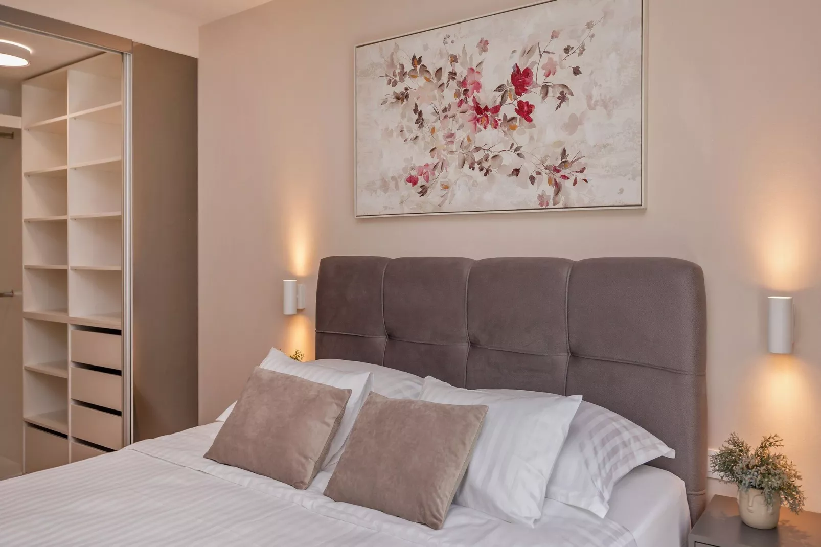 Apartment Floramye  - Three Bedroom Apartment with Balcony-Schlafzimmer