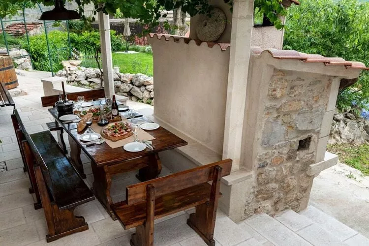 Authentic Stone House Lola - Two Bedroom Holiday Home-Salle à manger