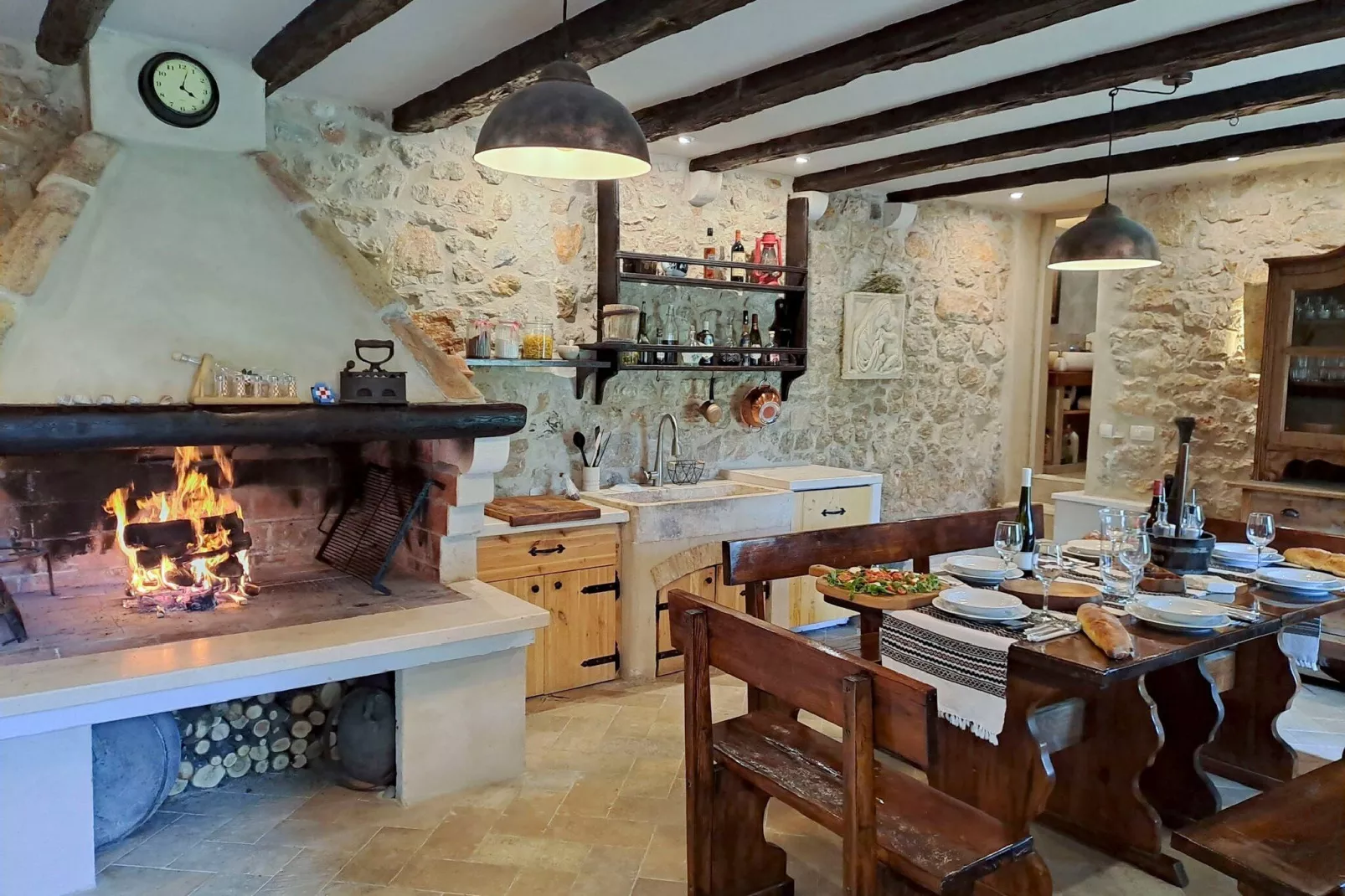 Authentic Stone House Lola - Two Bedroom Holiday Home-Cuisine