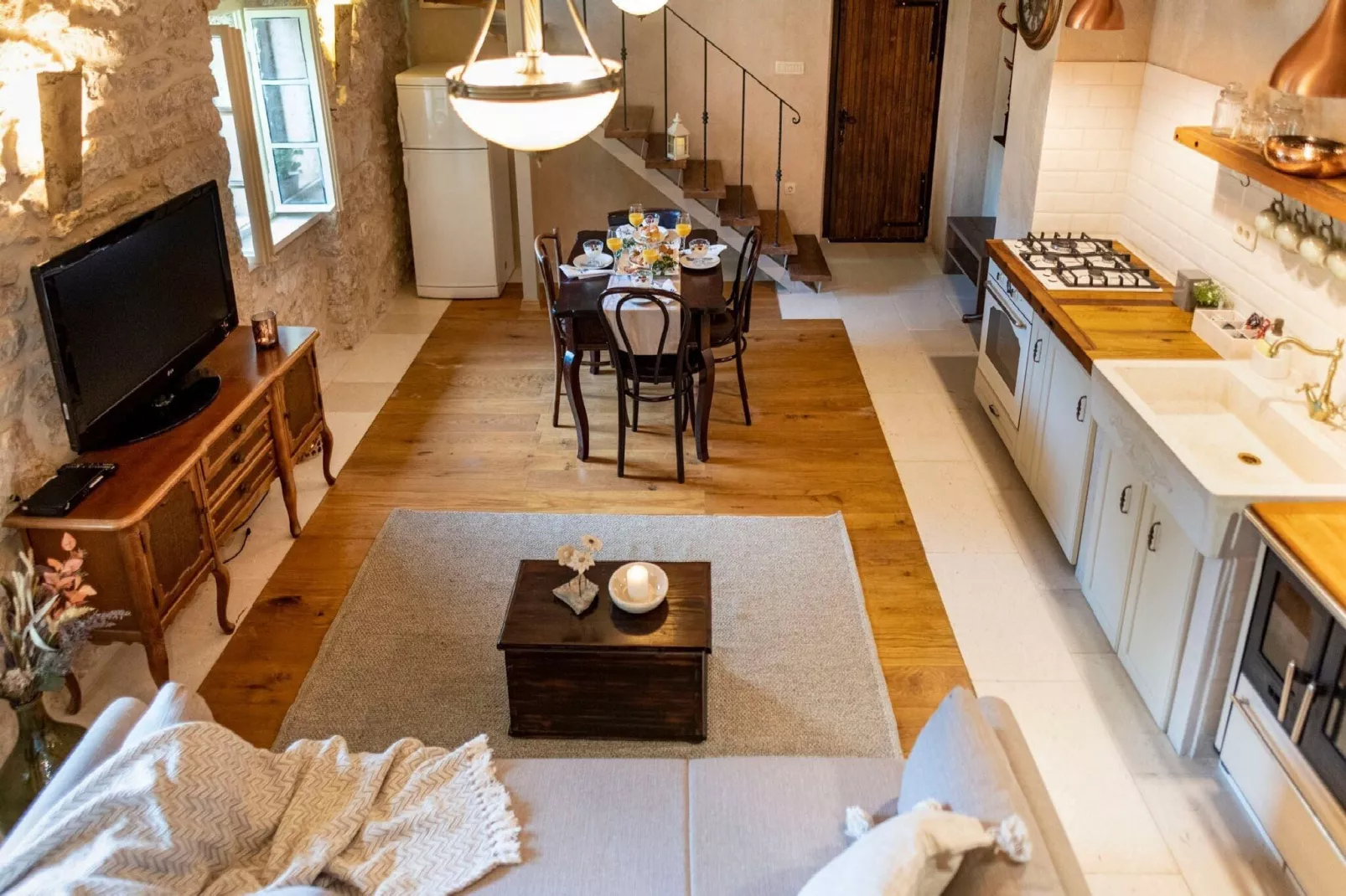 Authentic Stone House Lola - Two Bedroom Holiday Home-Cuisine