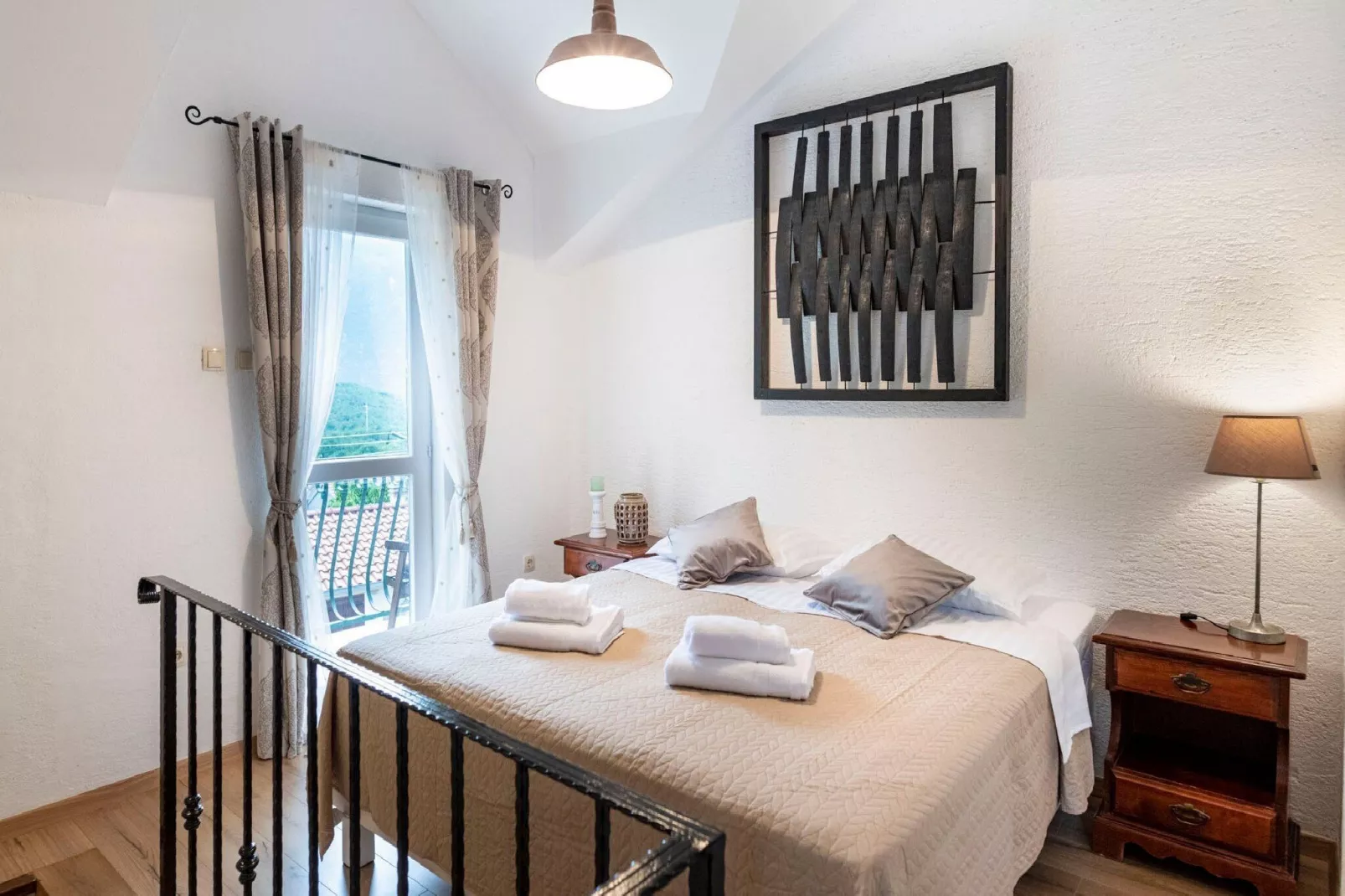 Authentic Stone House Lola - Two Bedroom Holiday Home-Chambre