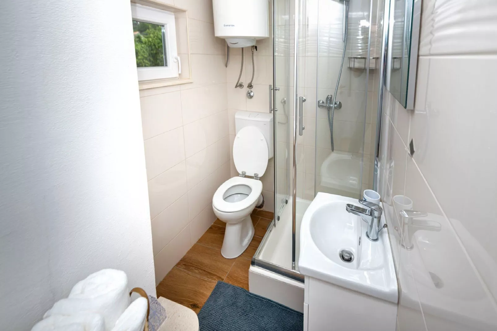 Authentic Stone House Lola - Two Bedroom Holiday Home-Salle de bain