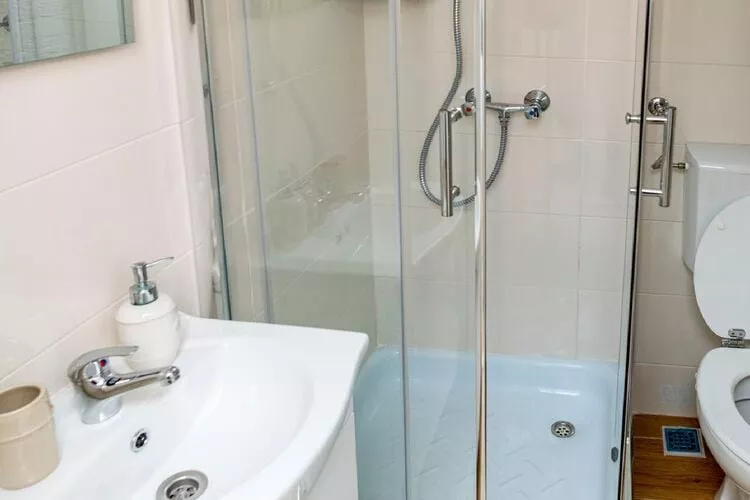 Authentic Stone House Lola - Two Bedroom Holiday Home-Salle de bain