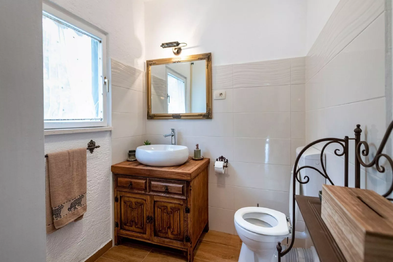 Authentic Stone House Lola - Two Bedroom Holiday Home-Salle de bain