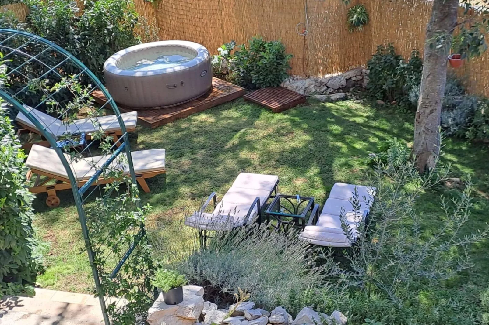 Authentic Stone House Lola - Two Bedroom Holiday Home-Jardin d'été