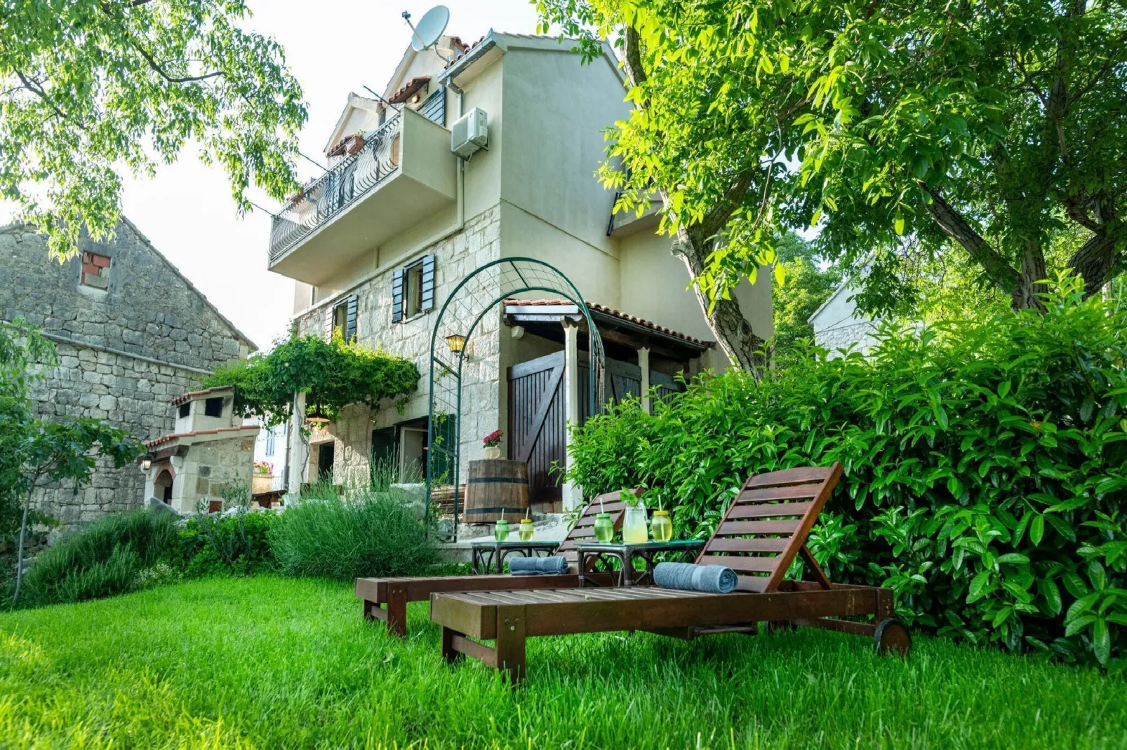 Authentic Stone House Lola - Two Bedroom Holiday Home-Extérieur