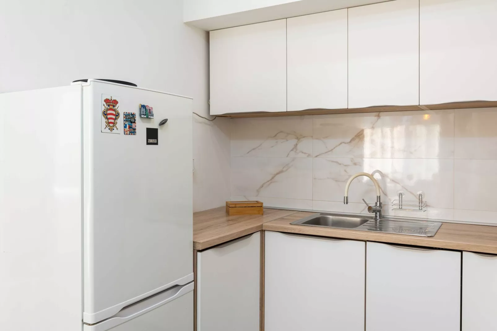 Apartment Why Not - Two Bedroom Apartment with Balcony-Küche