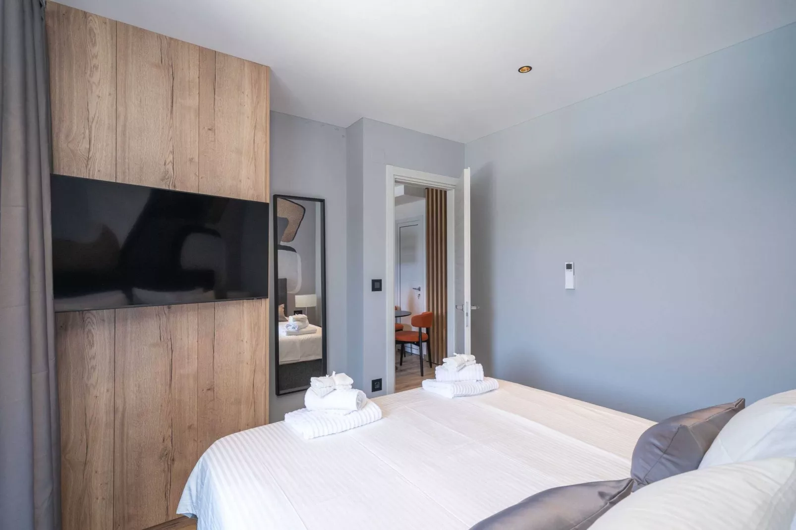 Apartments Villa Royale - Deluxe One Bedroom Apartment with Sea View - 2-Bedroom