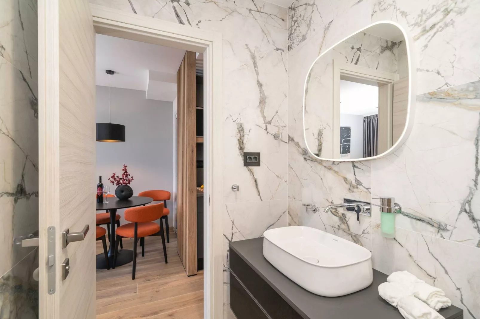 Apartments Villa Royale - Deluxe One Bedroom Apartment with Sea View - 2-Bathroom