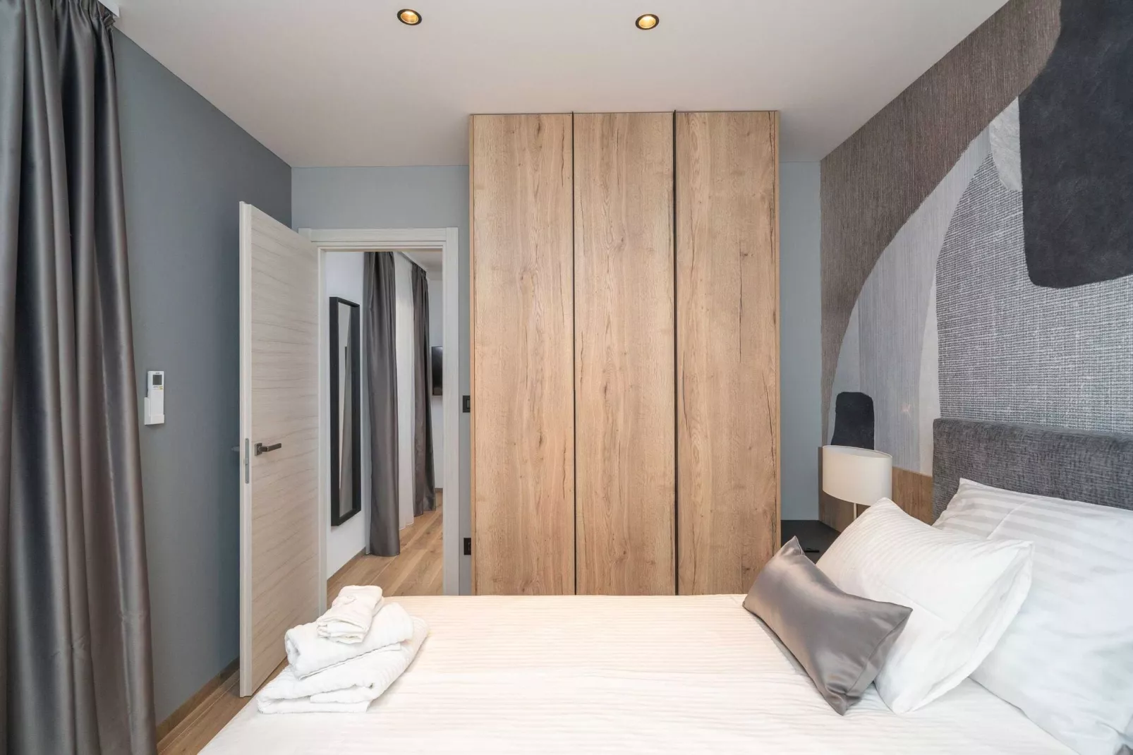 Apartments Villa Royale - Premium One Bedroom Apartment with Sea View - 3-Bedroom