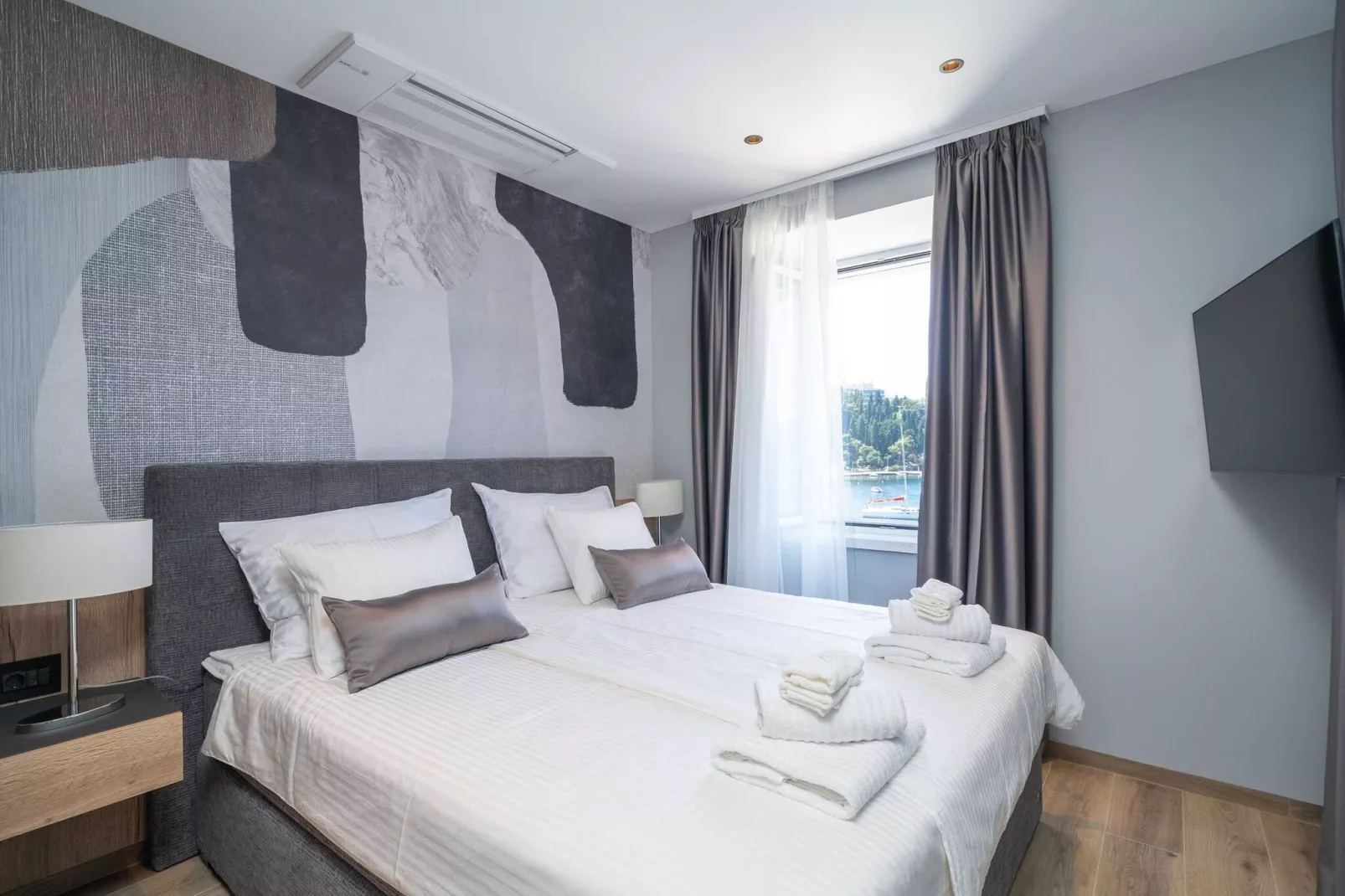 Apartments Villa Royale - Premium One Bedroom Apartment with Sea View - 3-Bedroom
