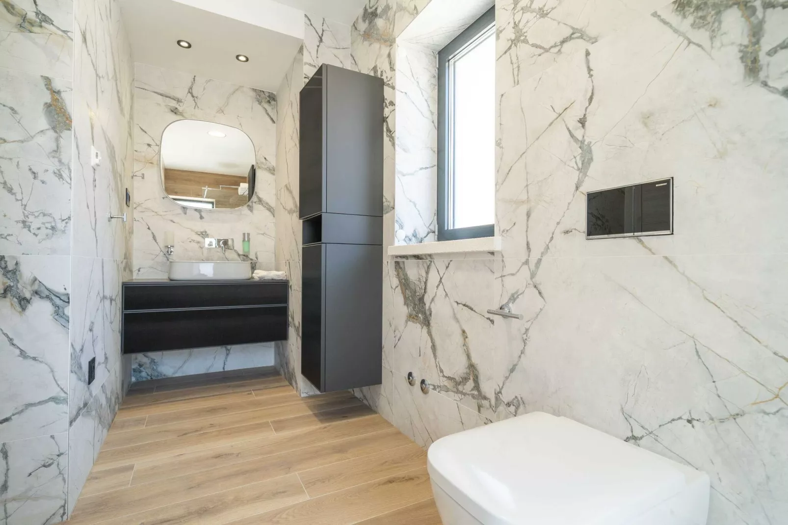 Apartments Villa Royale - Premium One Bedroom Apartment with Sea View - 3-Bathroom