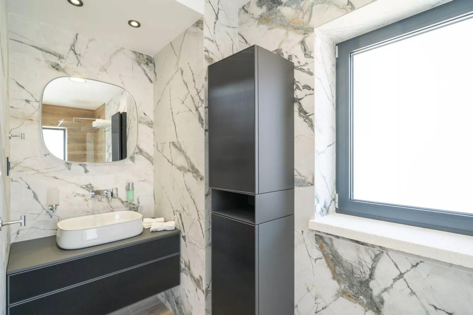 Apartments Villa Royale - Premium One Bedroom Apartment with Sea View - 3-Bathroom