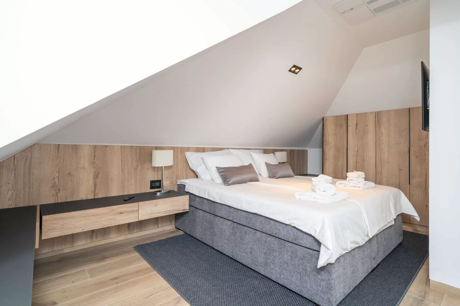 Apartments Villa Royale - One Bedroom Apartment with Sea View - 4-Bedroom