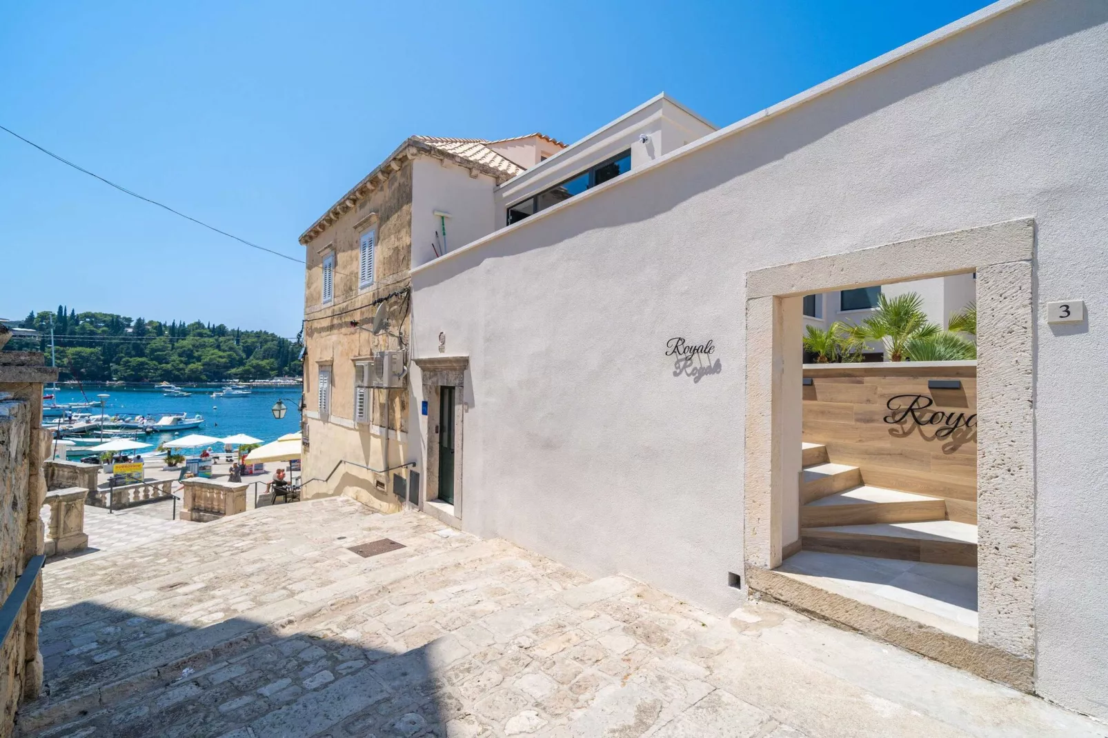Apartments Villa Royale - Luxury One Bedroom Apartment with Terrace - 5