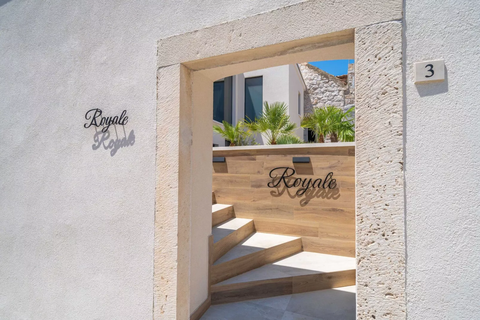 Apartments Villa Royale - Luxury One Bedroom Apartment with Terrace - 5-Einrichtungen