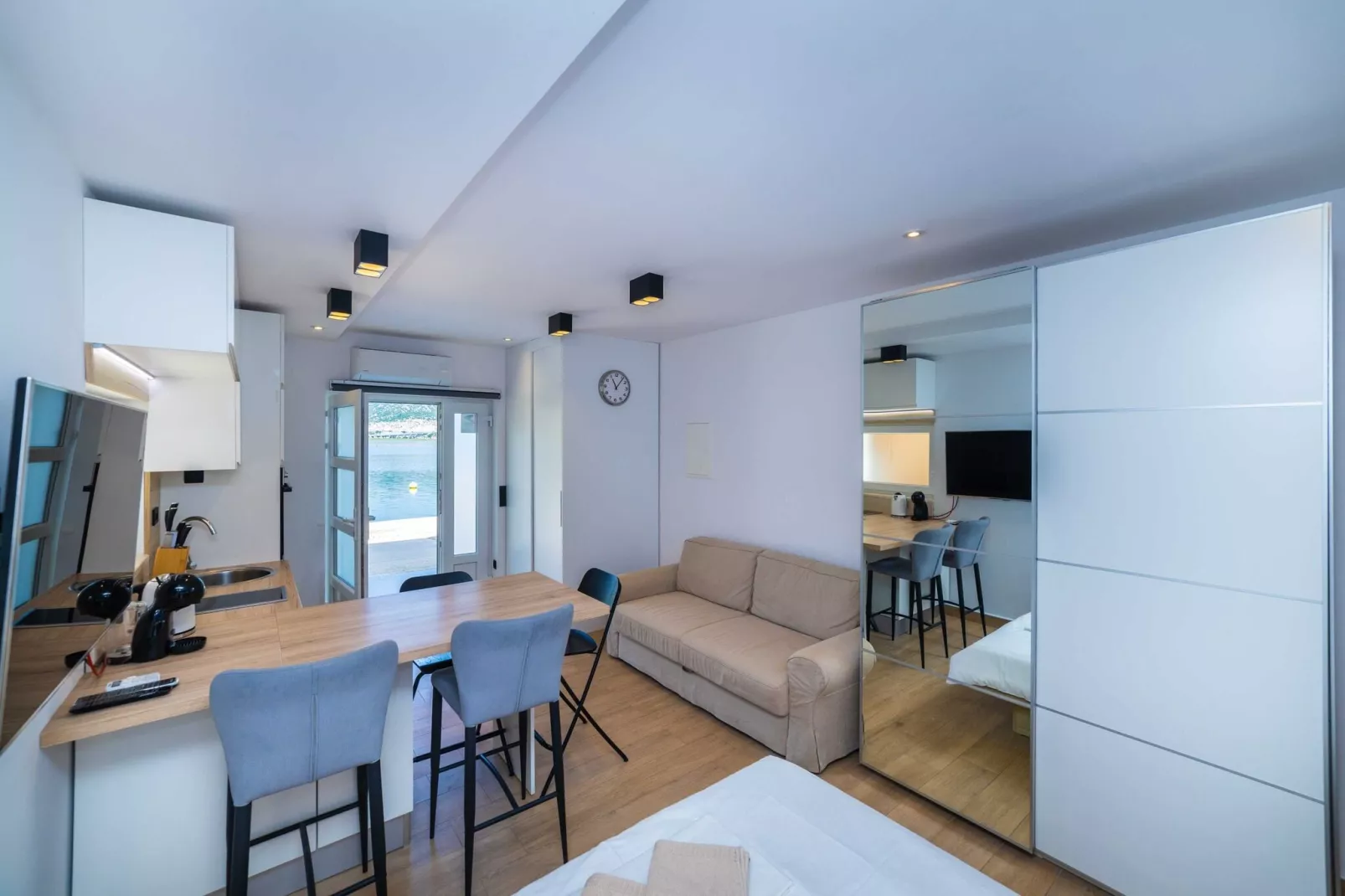 Apartments Ema -  Studio Apartment with Sea View ( Carpe Diem )-Living room