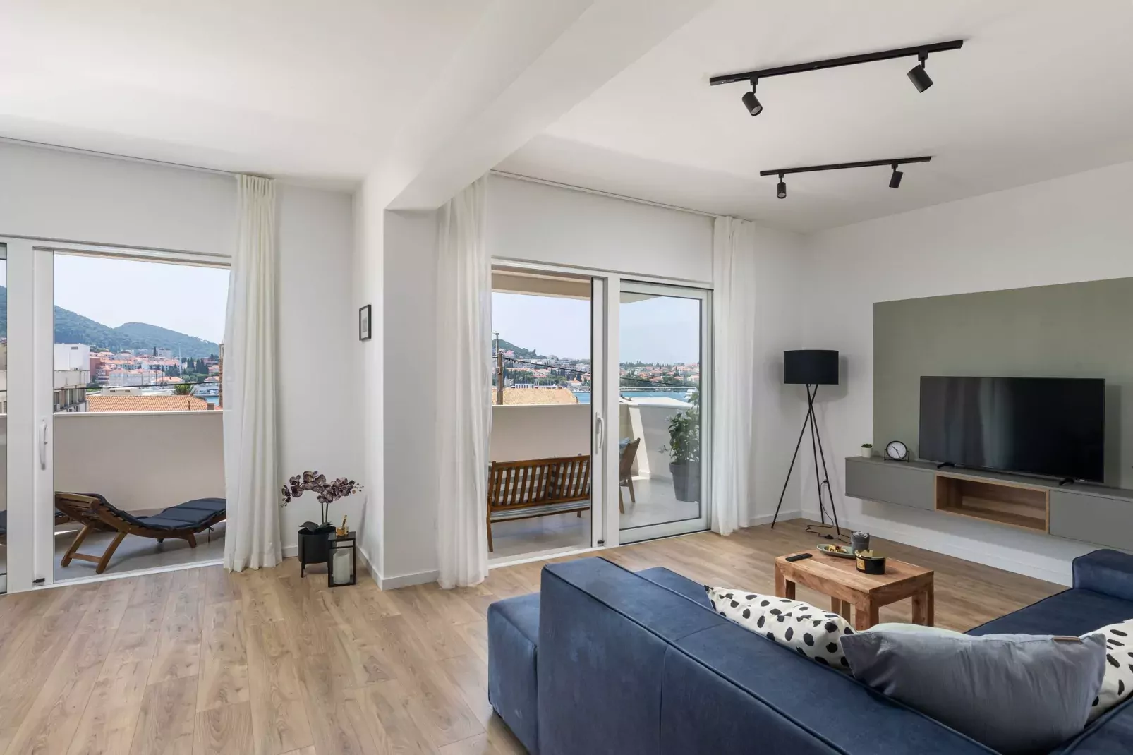 Apartments aMare - Three Bedroom Apartment with Balcony and Sea View - 2-Living room