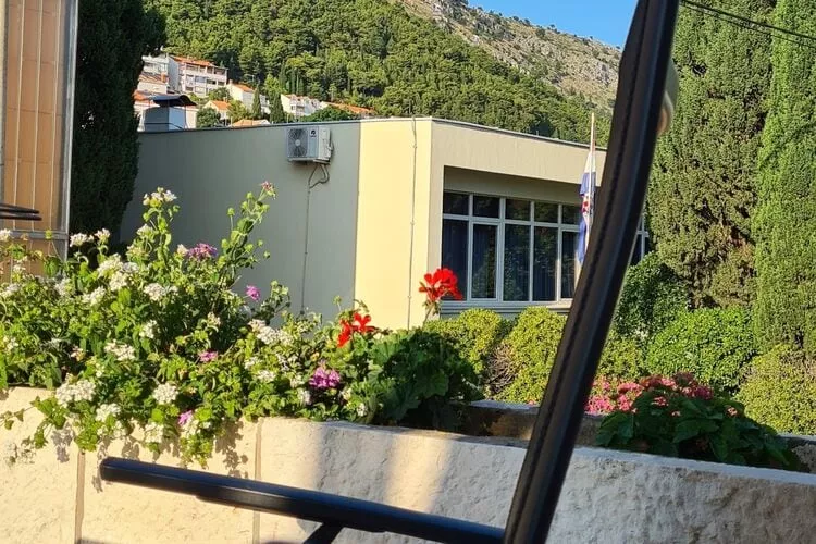 Apartment Solvit - Three Bedroom Apartment with Terrace-Terrassenbalkon