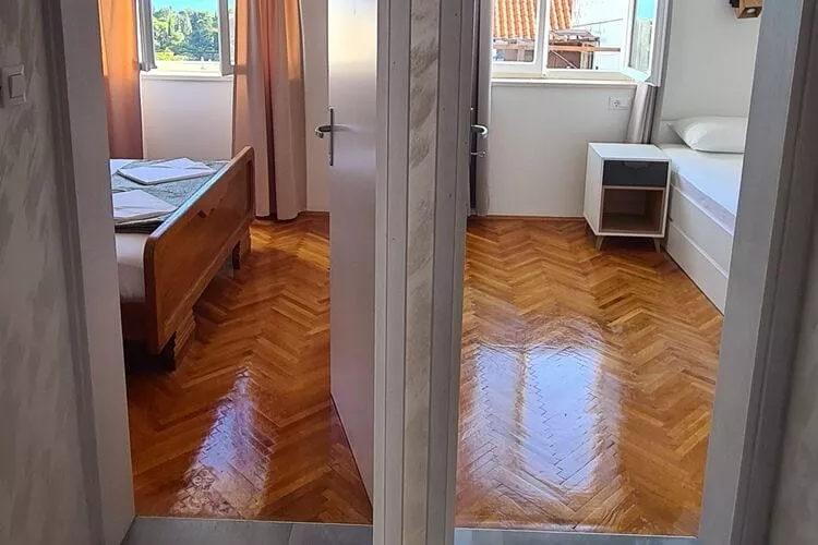 Apartment Solvit - Three Bedroom Apartment with Terrace-Innen