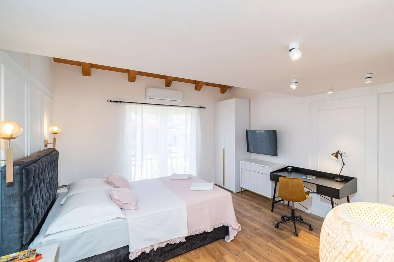 Villa Aura - Comfort double room-Bedroom