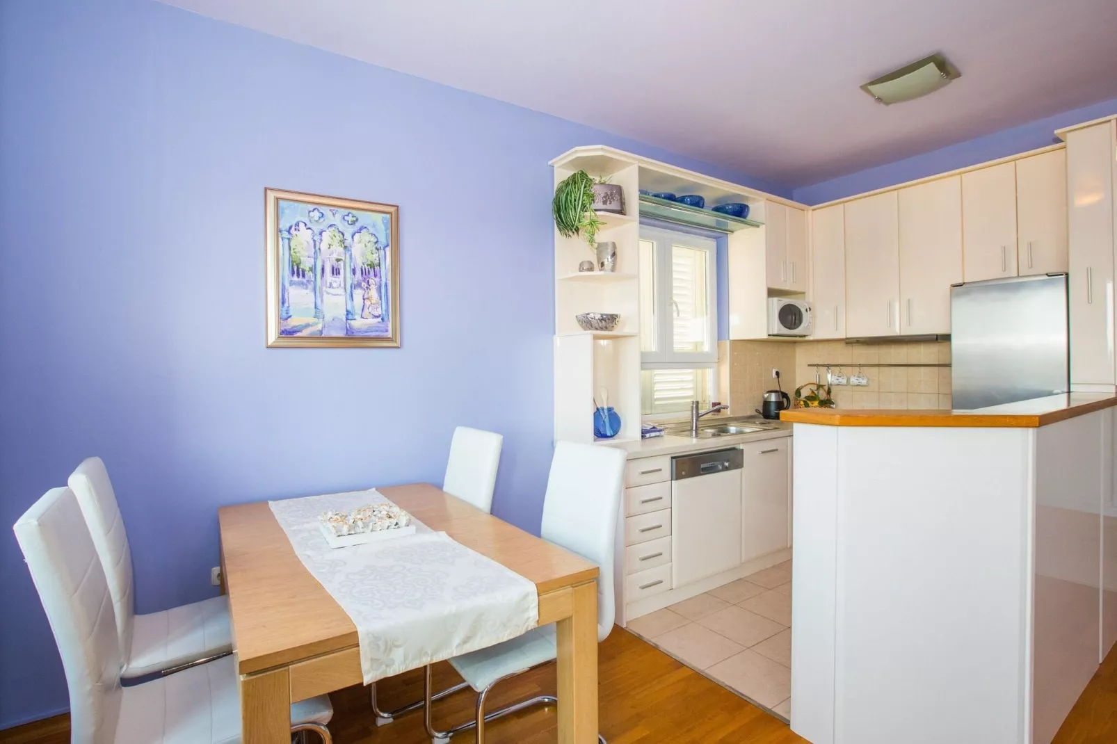 Apartment 3 beaches with free parking - Two Bedroom Apartment with Balcony and Sea View-Dining room