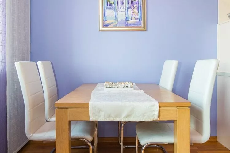 Apartment 3 beaches with free parking - Two Bedroom Apartment with Balcony and Sea View-Dining room