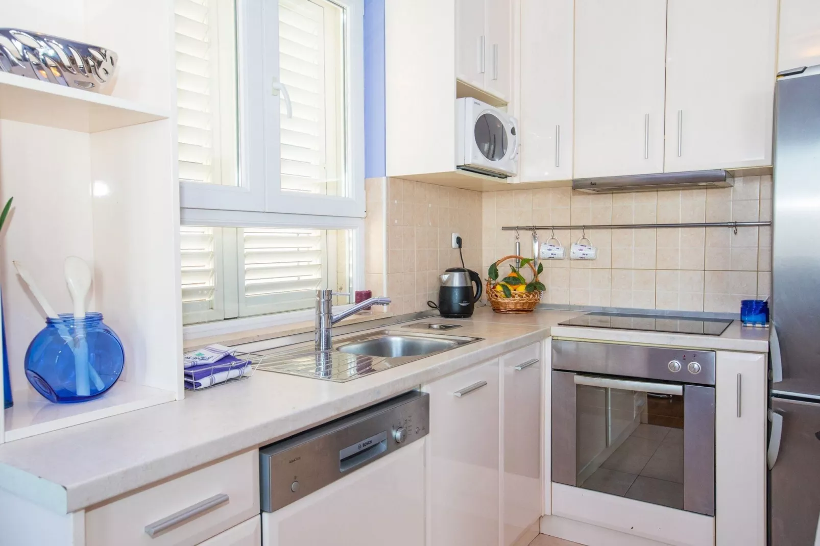 Apartment 3 beaches with free parking - Two Bedroom Apartment with Balcony and Sea View-Kitchen