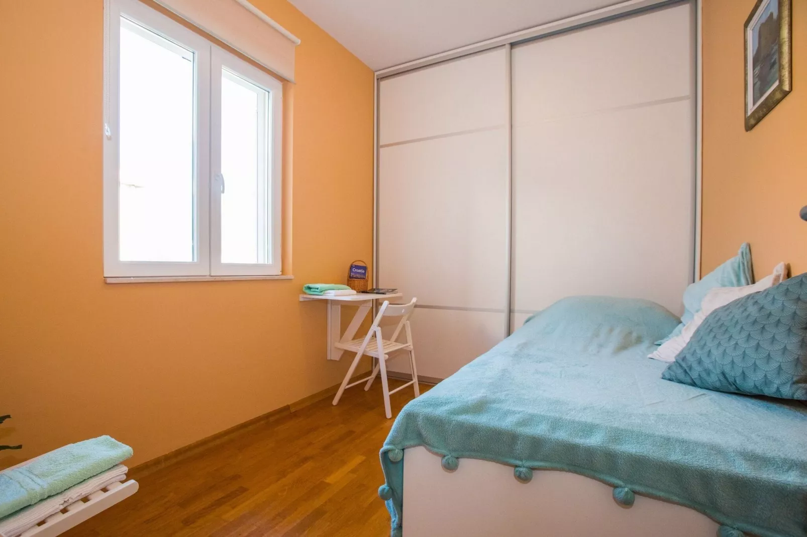 Apartment 3 beaches with free parking - Two Bedroom Apartment with Balcony and Sea View-Bedroom