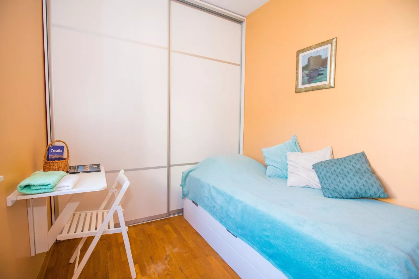 Apartment 3 beaches with free parking - Two Bedroom Apartment with Balcony and Sea View-Bedroom