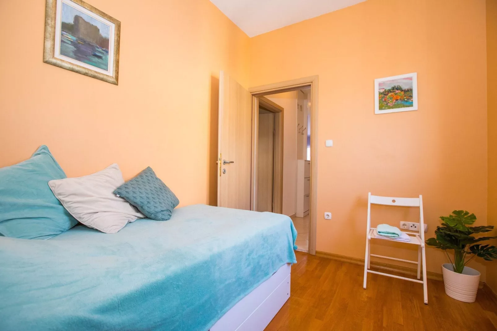 Apartment 3 beaches with free parking - Two Bedroom Apartment with Balcony and Sea View-Bedroom