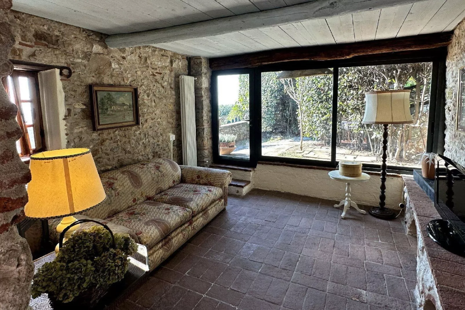 Borgo Bucatra Tramonto-Living room