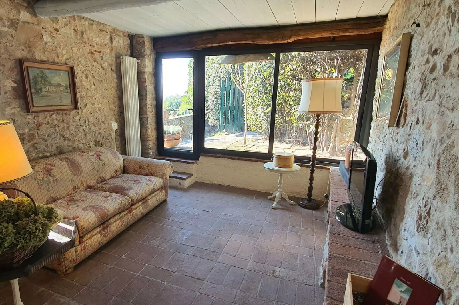 Borgo Bucatra Tramonto-Living room